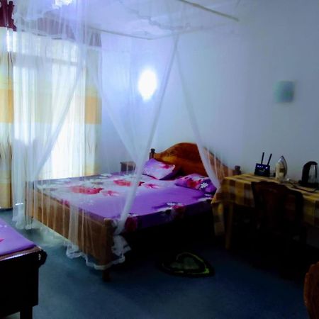 New Red Rose Ella Apartment ภายนอก รูปภาพ