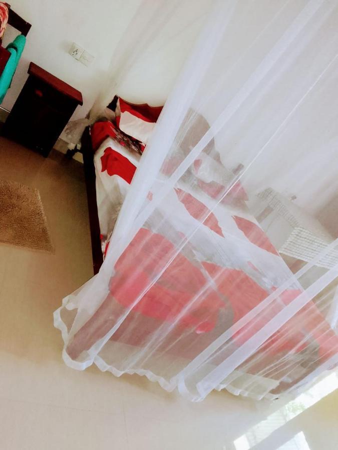 New Red Rose Ella Apartment ภายนอก รูปภาพ