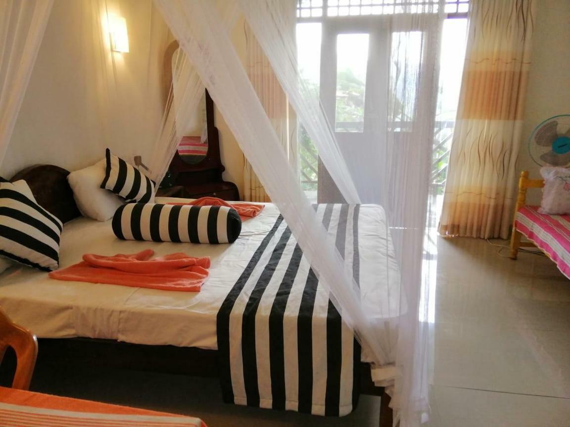 New Red Rose Ella Apartment ภายนอก รูปภาพ