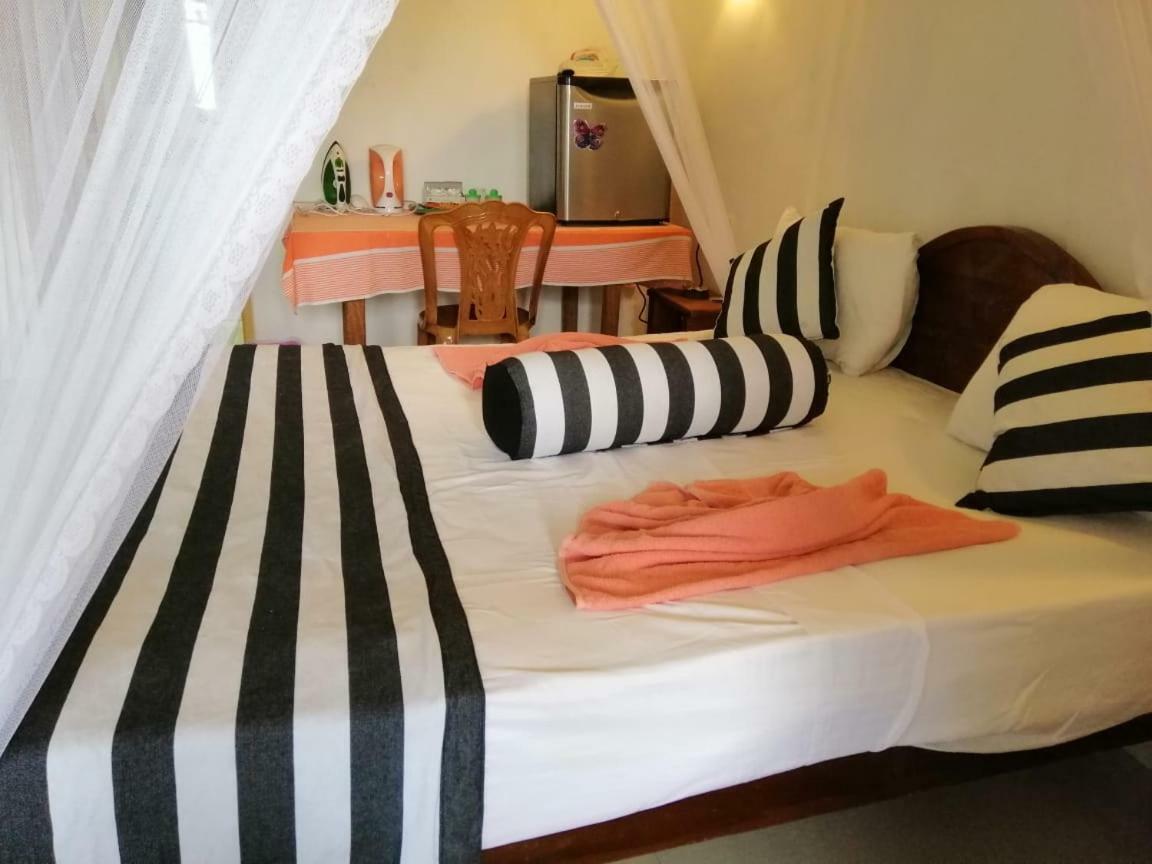 New Red Rose Ella Apartment ภายนอก รูปภาพ