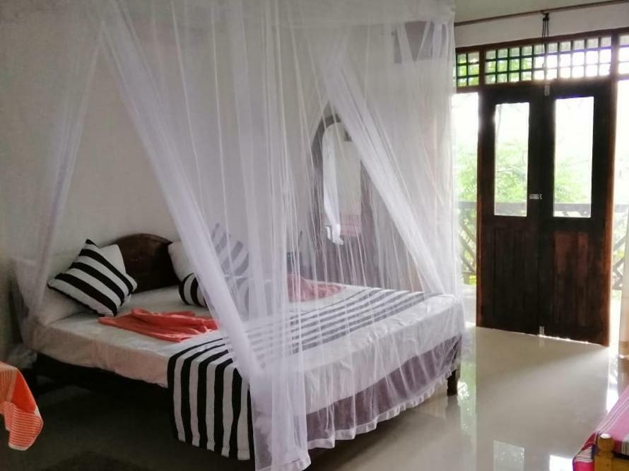 New Red Rose Ella Apartment ภายนอก รูปภาพ