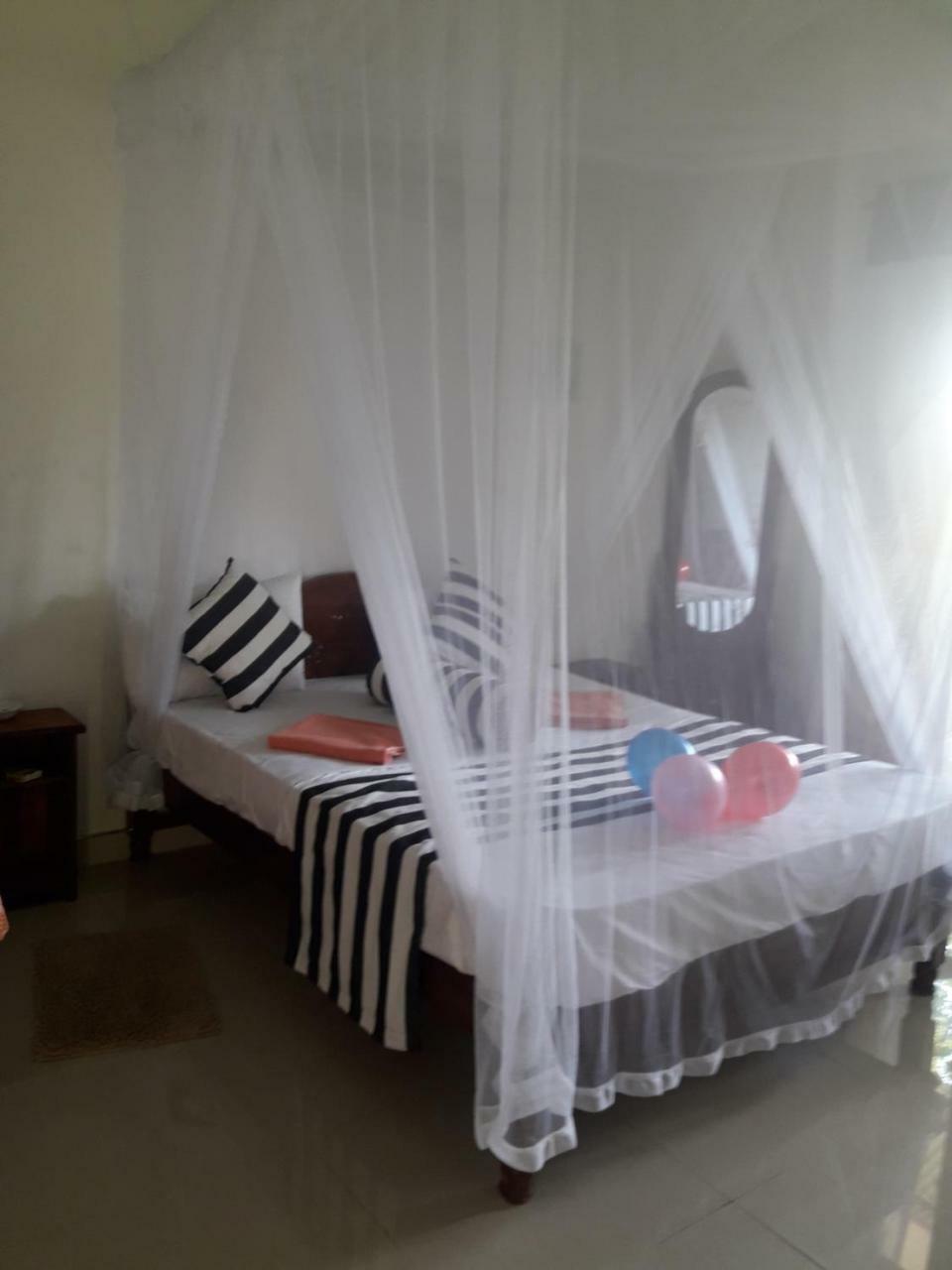 New Red Rose Ella Apartment ภายนอก รูปภาพ